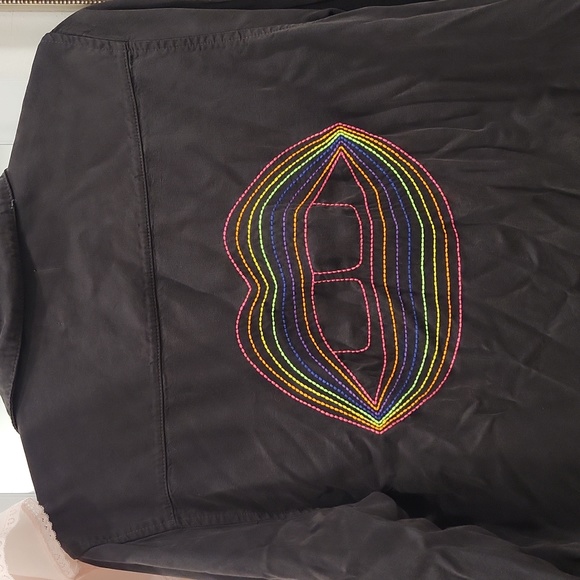 Lauren Moshi black shirt rare stitched star 💋 lips - Picture 8 of 8